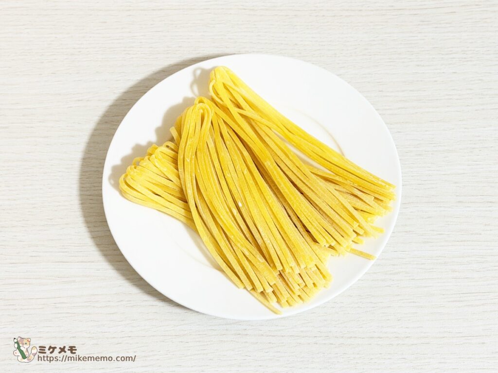 ゆでる前の無印良品 生パスタ リングイネ