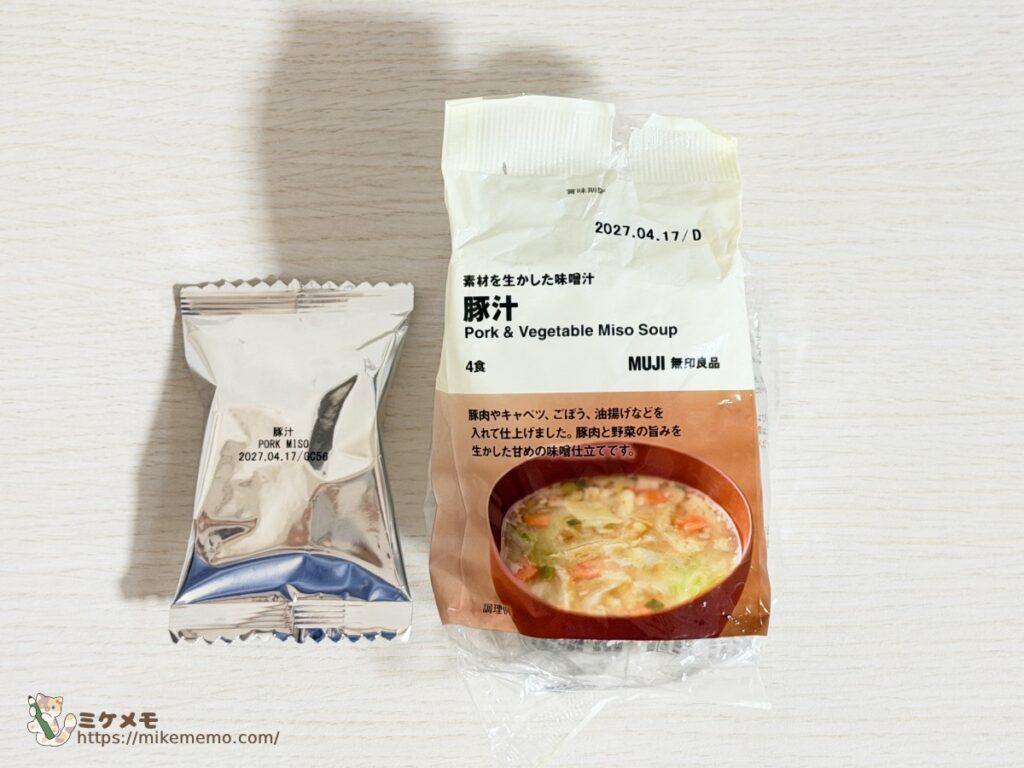 無印良品 豚汁4食入りの外袋と個包装