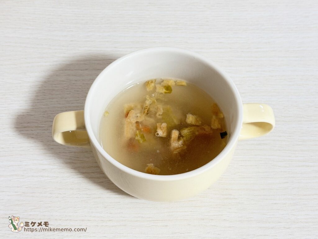 無印良品 豚汁にお湯を注いだ直後