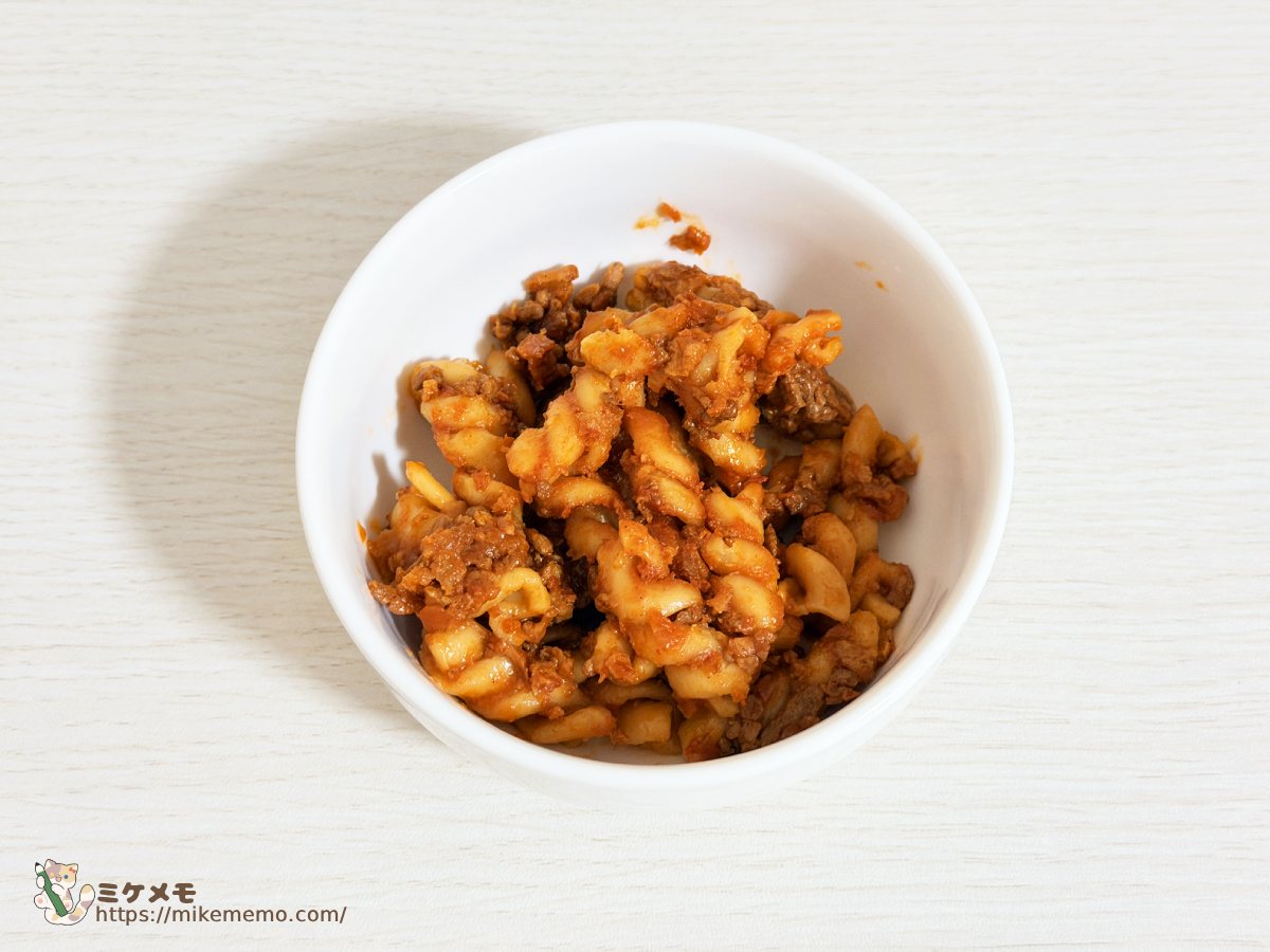 白い器に移したそのままPASTA ボロネーゼ